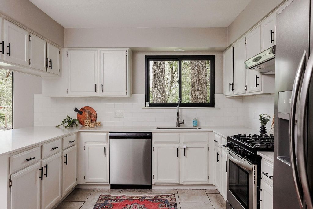 9219 Independence Loop