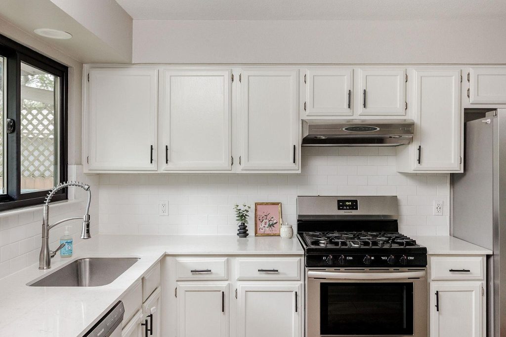 9219 Independence Loop