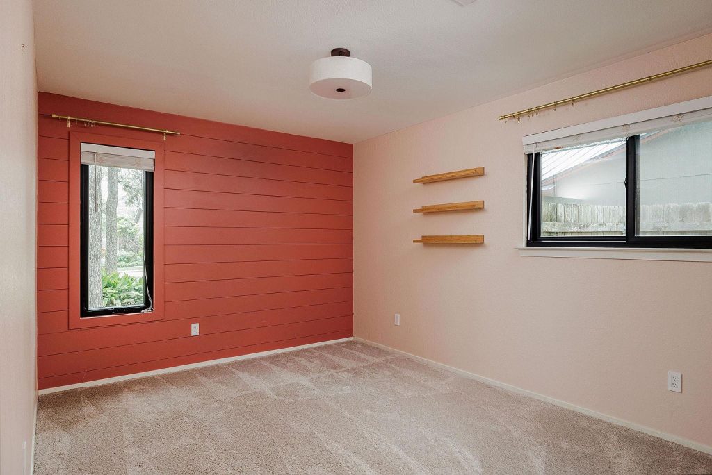 9219 Independence Loop