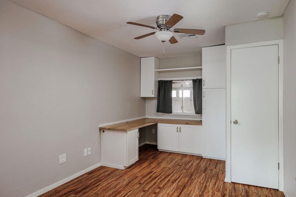 9219 Independence Loop