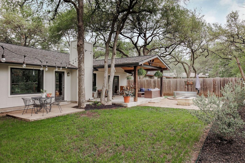 9219 Independence Loop