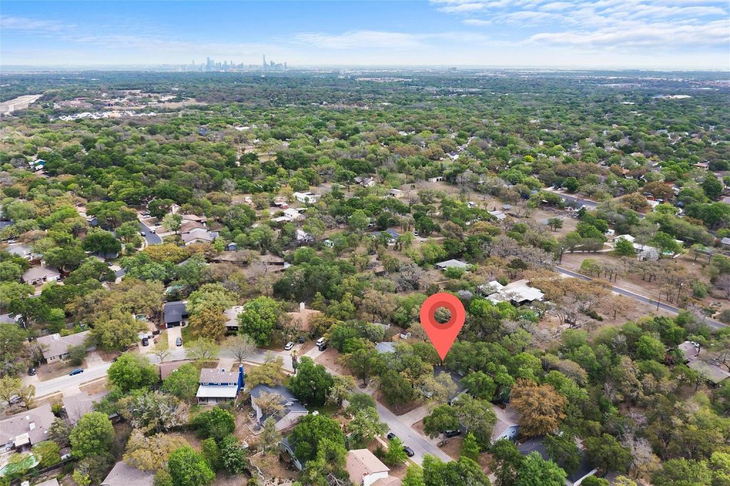 9219 Independence Loop