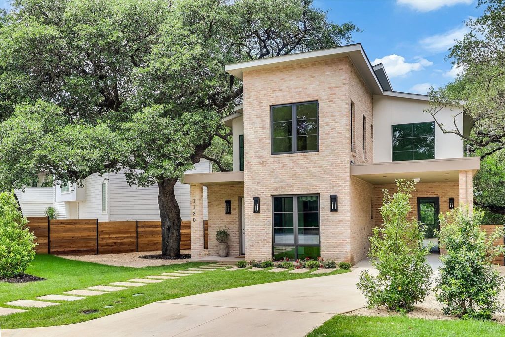 1120 Bluebonnet Lane
