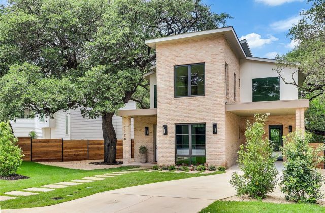 1120 Bluebonnet Lane