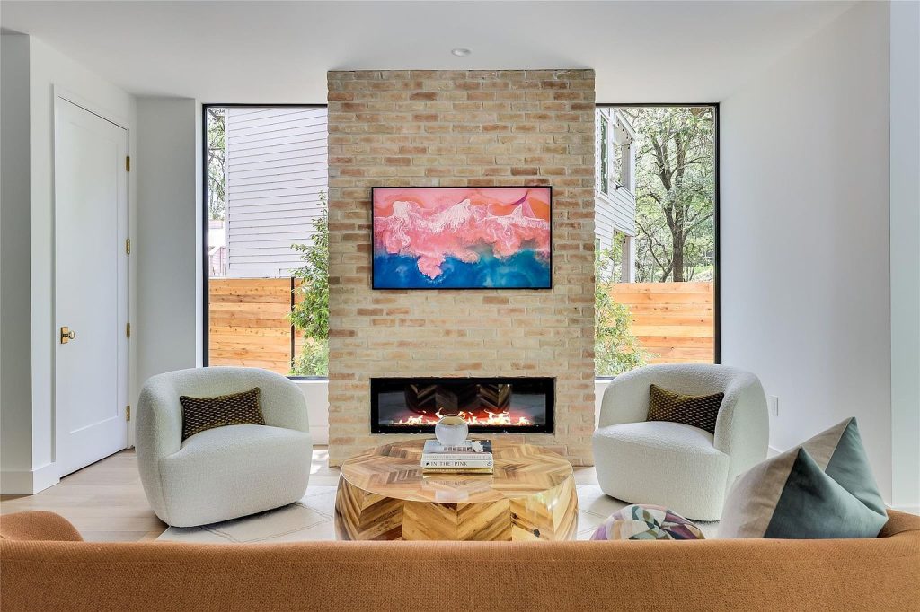 1120 Bluebonnet Lane