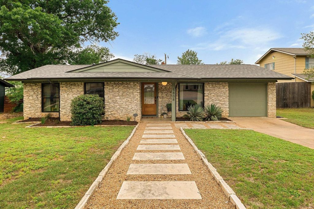 5808 Gloucester Lane