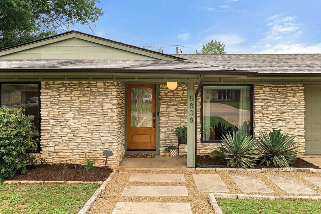 5808 Gloucester Lane