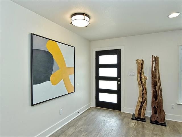 5721 Louise Lane