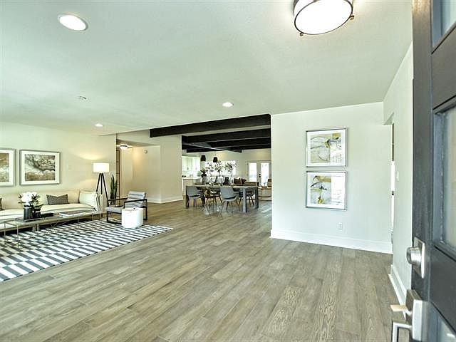 5721 Louise Lane