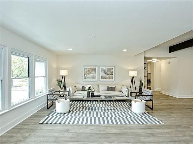 5721 Louise Lane