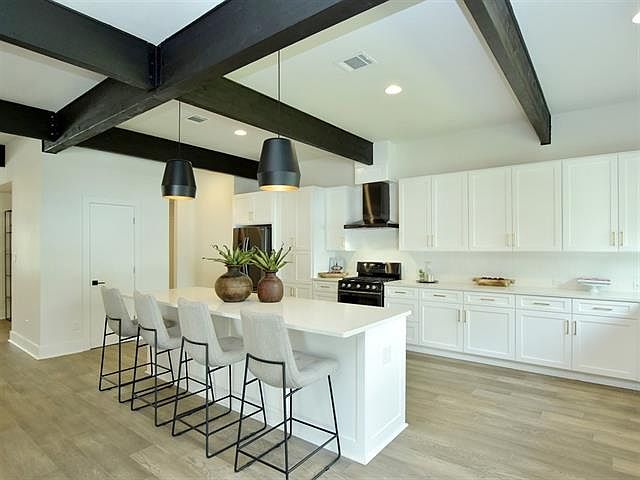 5721 Louise Lane