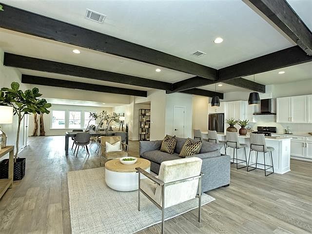 5721 Louise Lane