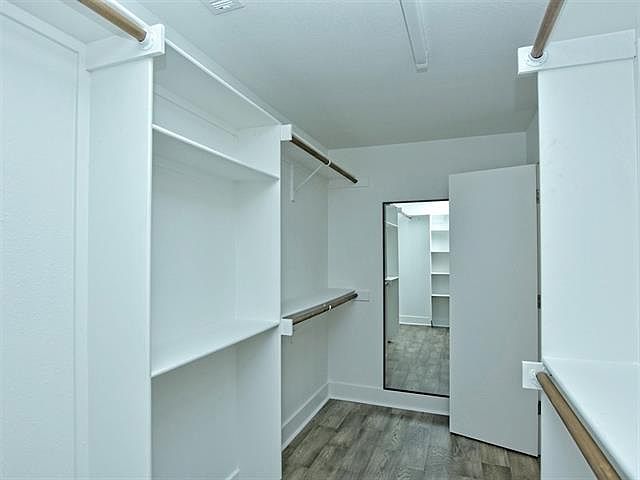 5721 Louise Lane