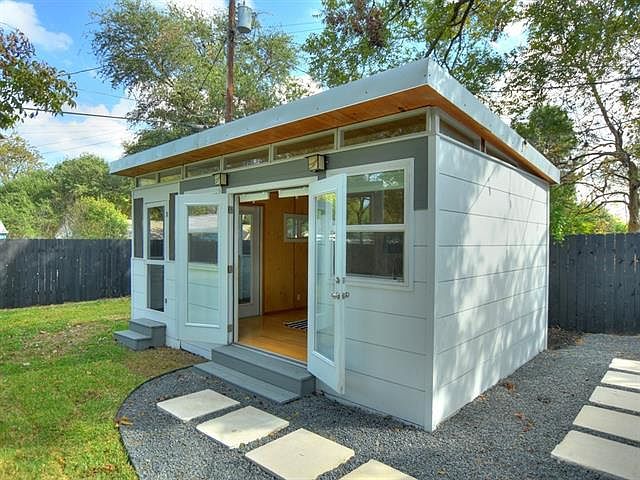 5721 Louise Lane