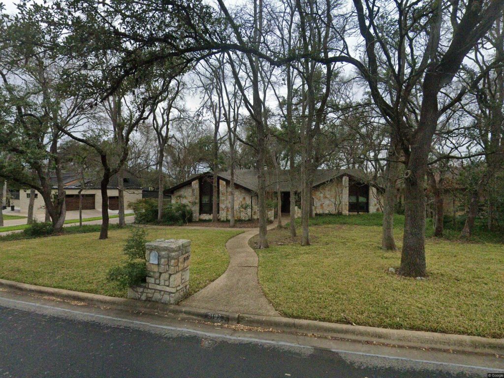 9107 Cedar Crest Drive