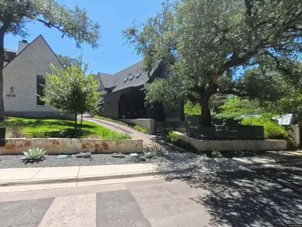 809 Mariposa