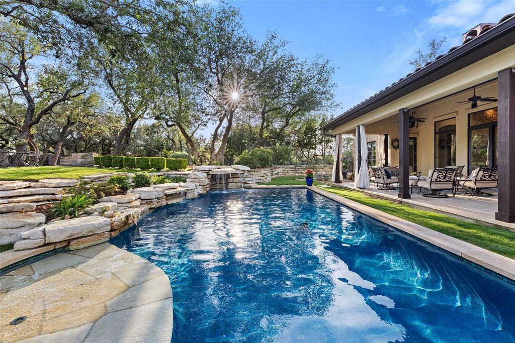 105 Harbor Hill Drive