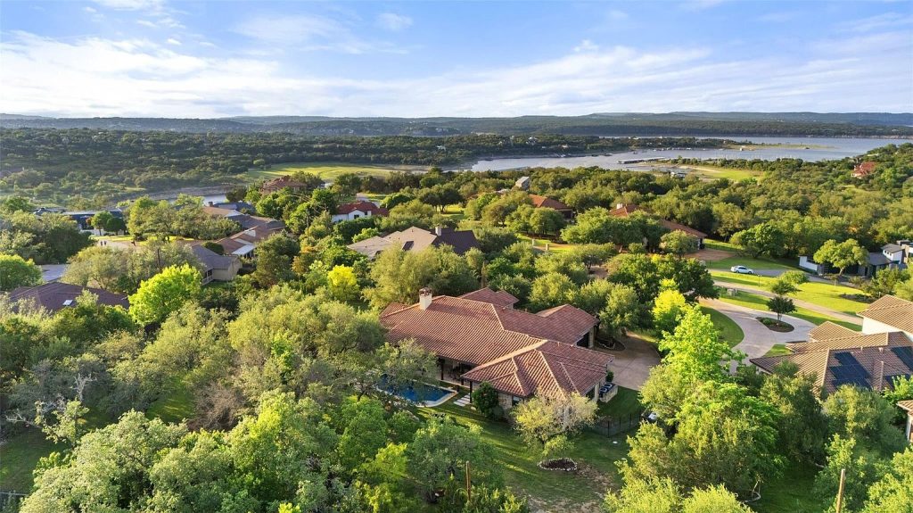 105 Harbor Hill Drive