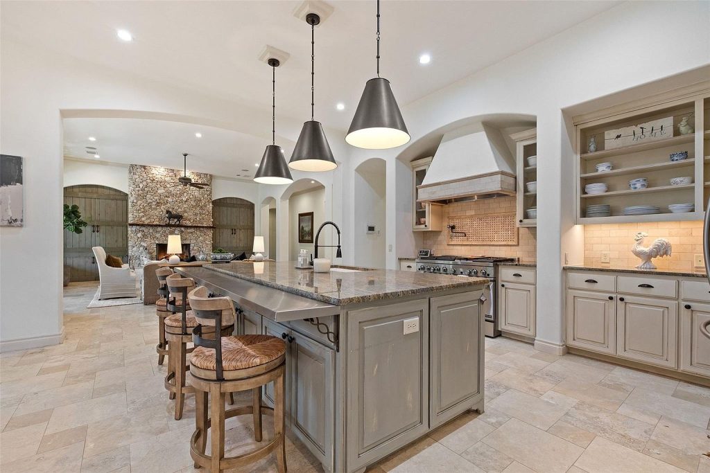 105 Harbor Hill Drive