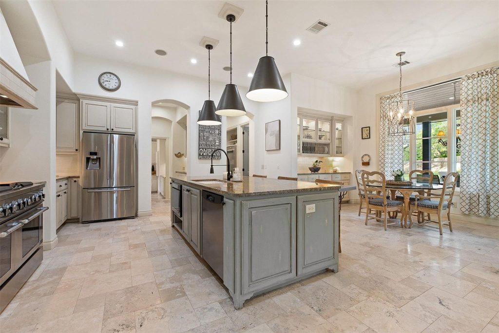 105 Harbor Hill Drive