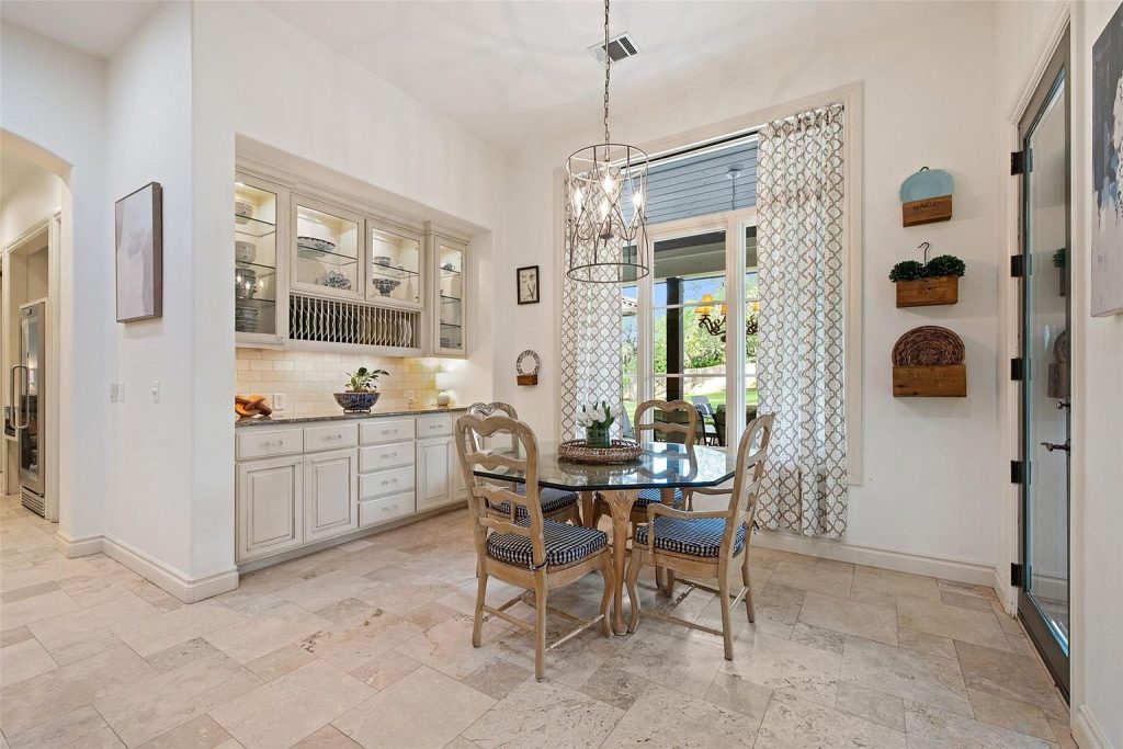 105 Harbor Hill Drive