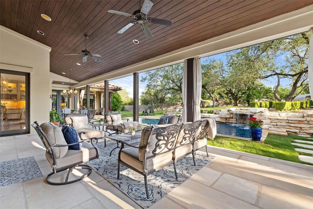 105 Harbor Hill Drive