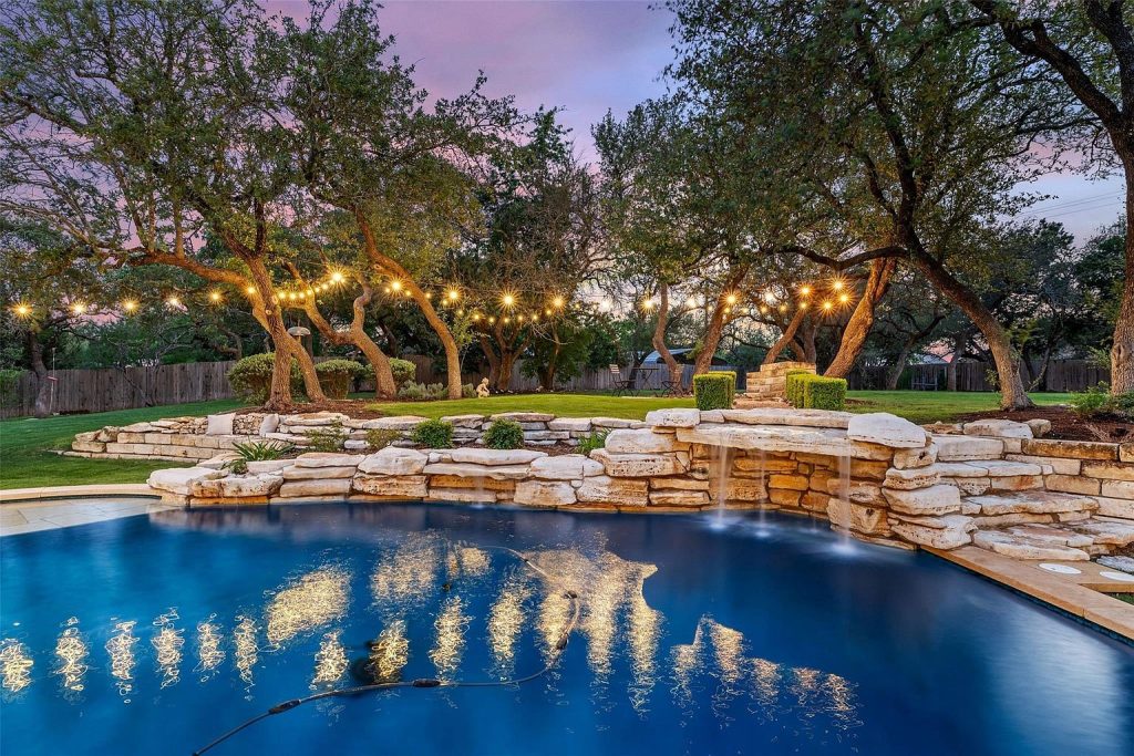 105 Harbor Hill Drive