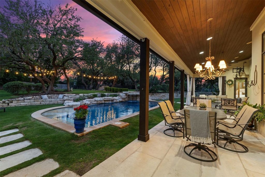 105 Harbor Hill Drive