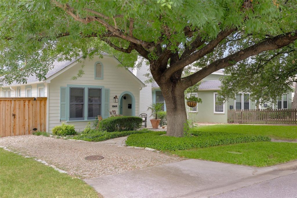 1509 Palma Plaza