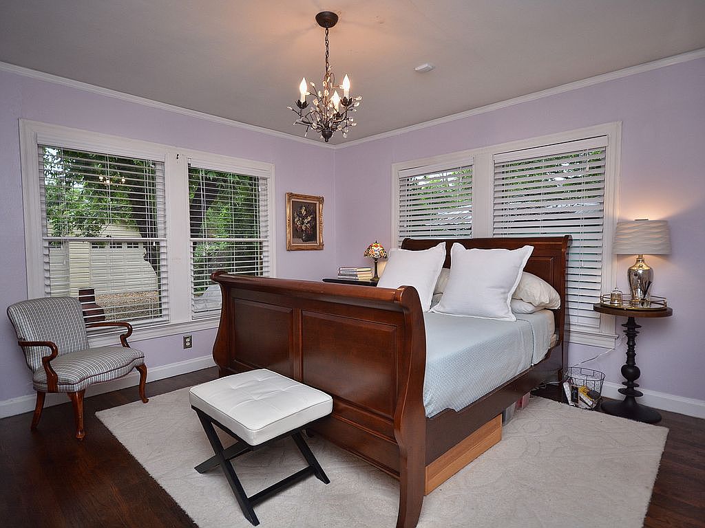 810 East 48th Street