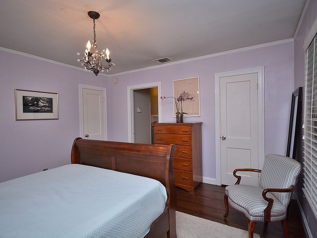 810 East 48th Street