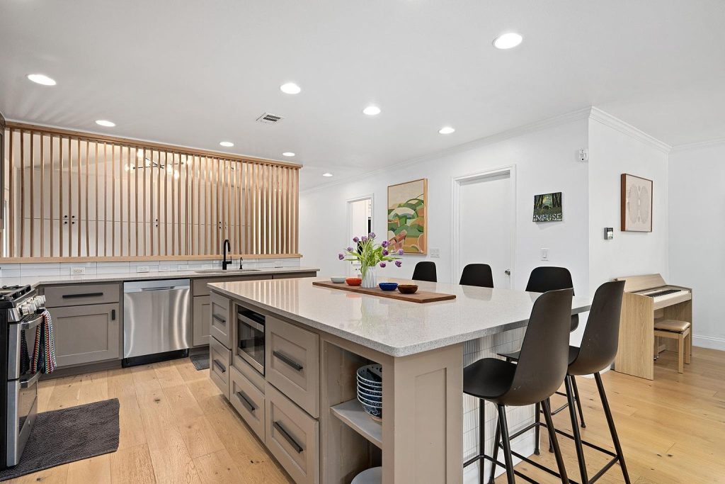 1713 Madison Avenue