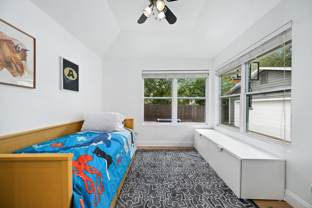 1713 Madison Avenue