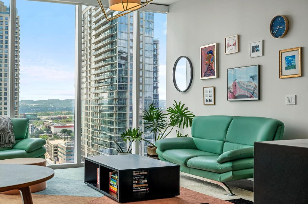 301 West Avenue #2009