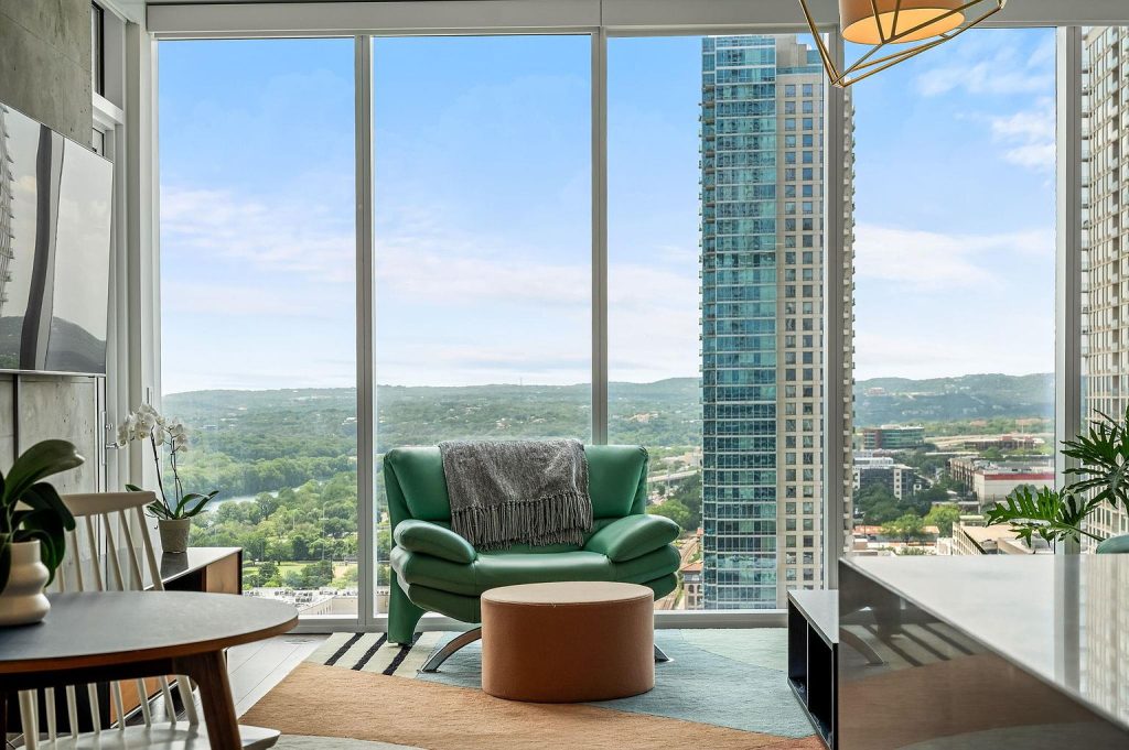 301 West Avenue #2009