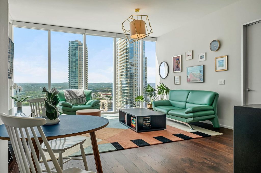 301 West Avenue #2009
