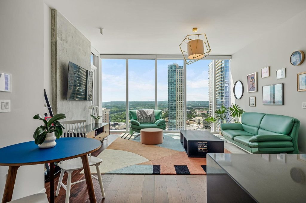 301 West Avenue #2009
