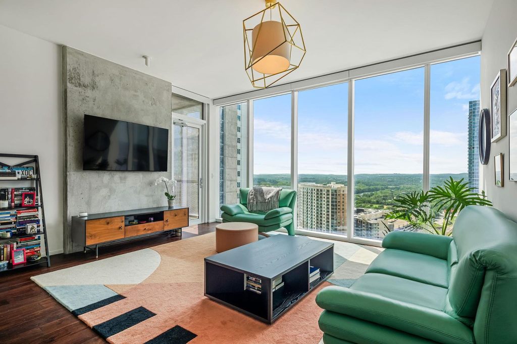 301 West Avenue #2009