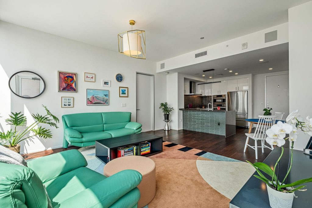 301 West Avenue #2009