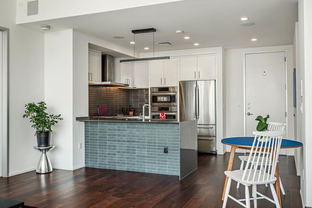 301 West Avenue #2009