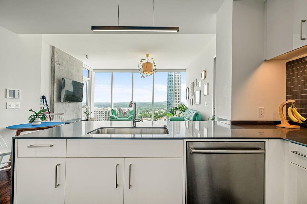 301 West Avenue #2009