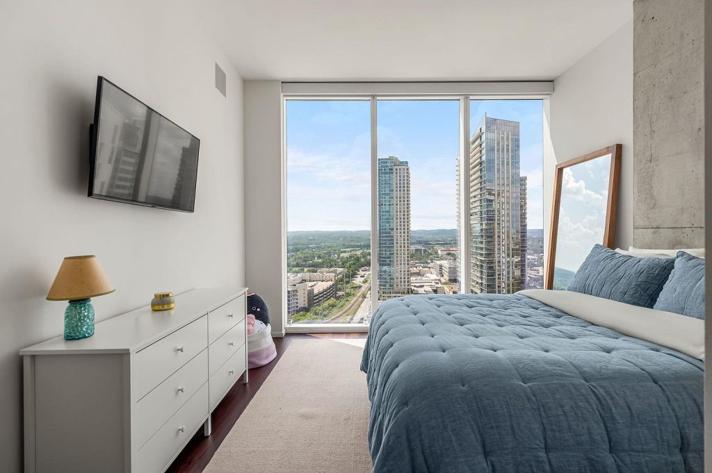 301 West Avenue #2009