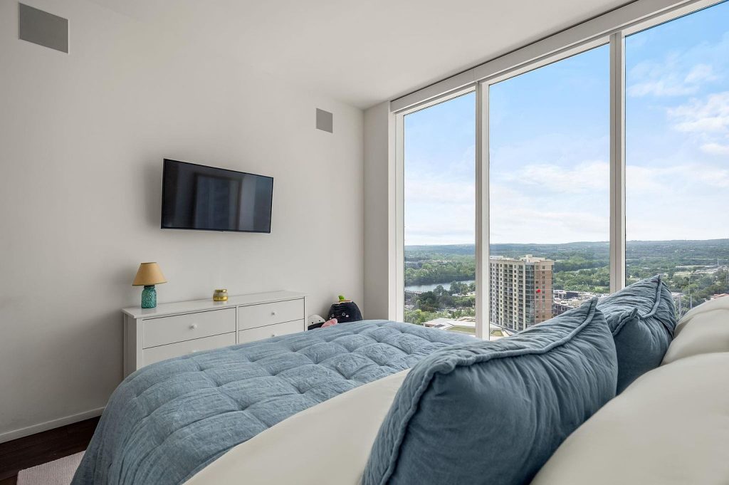 301 West Avenue #2009