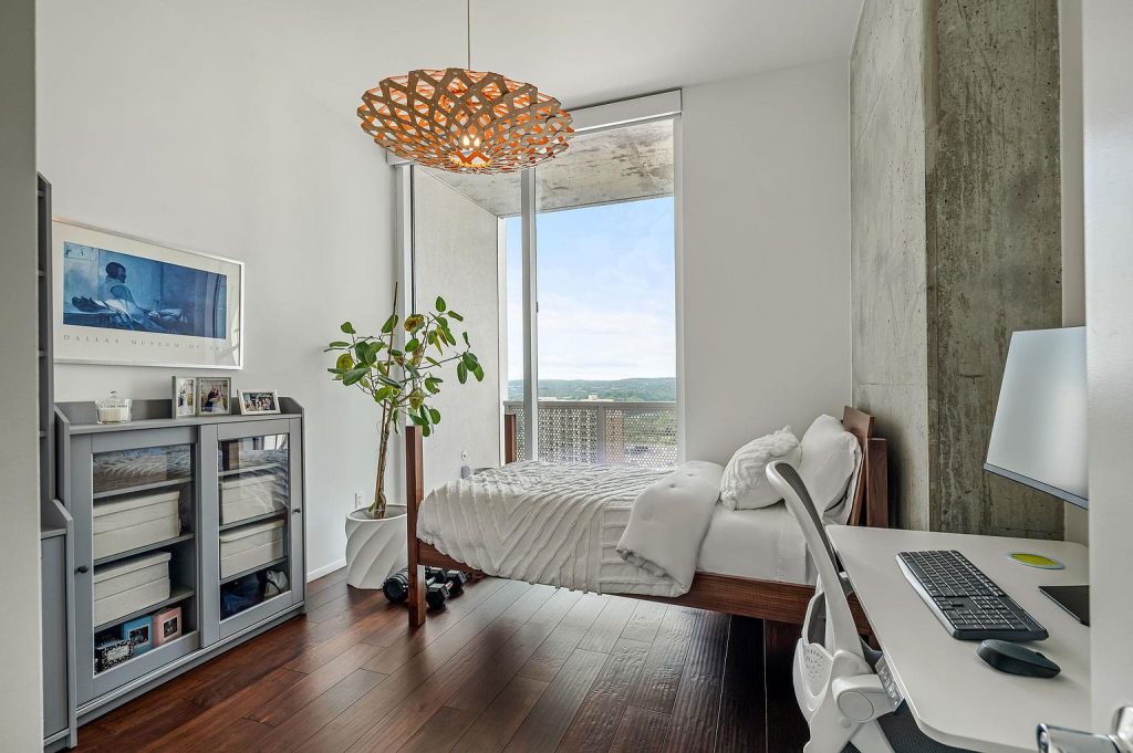 301 West Avenue #2009