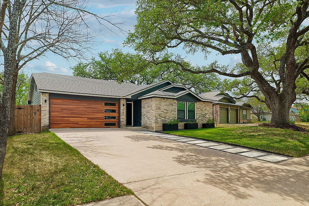 3907 Stonecroft Drive