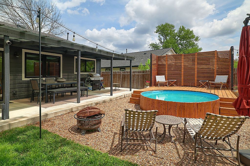 3907 Stonecroft Drive