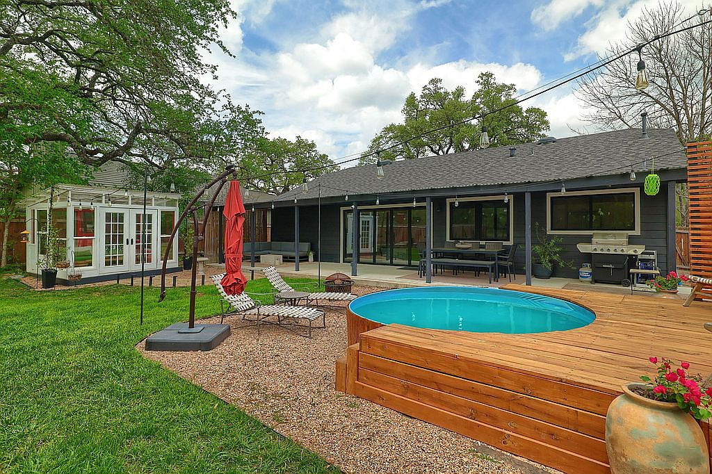 3907 Stonecroft Drive