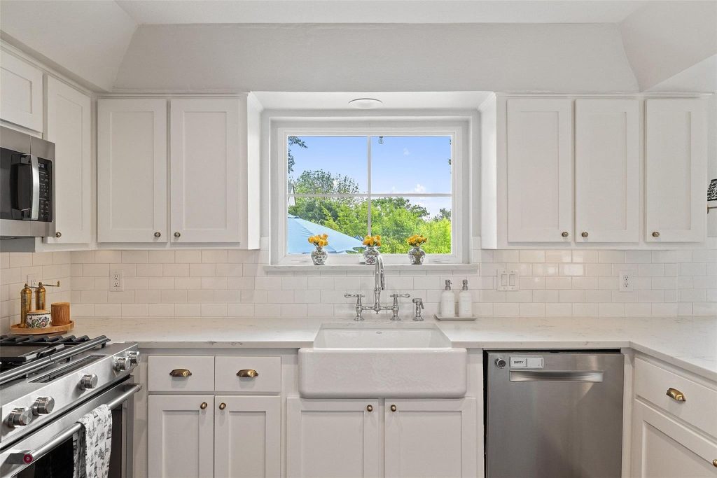 3106 Mistyglen Circle