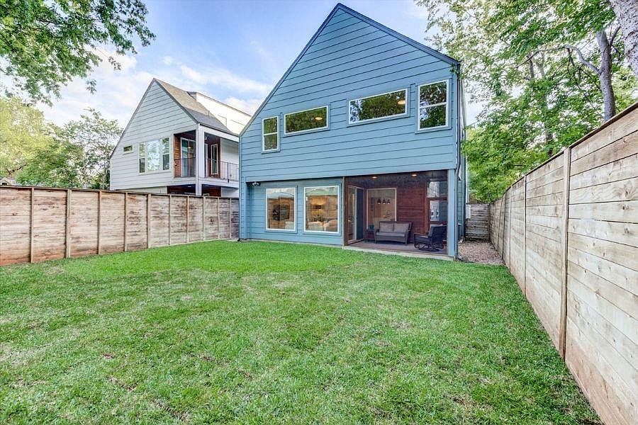 916 E 50th Street #1