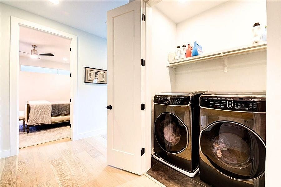 916 E 50th Street #1